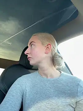 Snapshot of CutieEmy chatting on 19, 2, 2025 CutieEmy online show from 19, 2, 2025