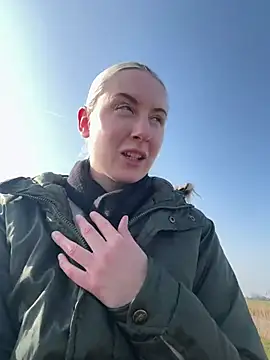 Snapshot of CutieEmy chatting on 9, 3, 2025 CutieEmy online show from 9, 3, 2025