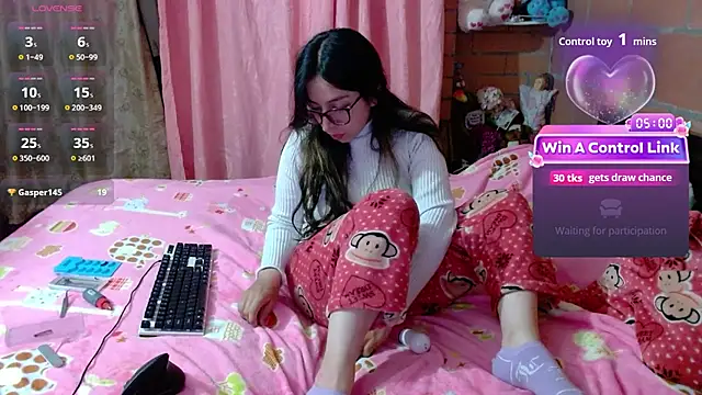 Snapshot of Maggie_Fox3 chatting on 28, 4, 2026 Maggie Fox3 online show from 28, 4, 2026