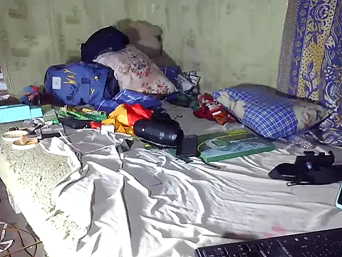 Snapshot of Alora-shine chatting on 15, 2, 2026 Alora-shine online show from 15, 2, 2026