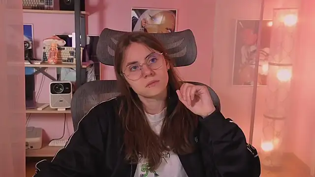 Snapshot of _AnnaStark_ chatting on 12, 6, 2026 AnnaStark online show from 12, 6, 2026