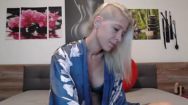 Naschkatze01 online show from 25, 9, 2025