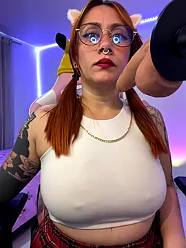 Luna Paris  online show from 1, 12, 2025