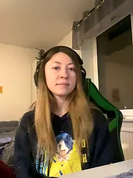 chibi moon  online show from 22, 12, 2025