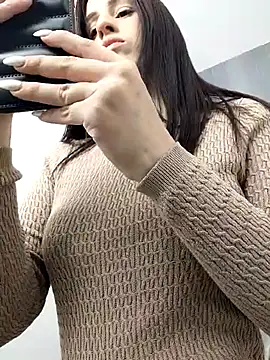 Amira Milker online show from 22, 2, 2025