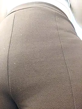 Amira Milker online show from 12, 3, 2025