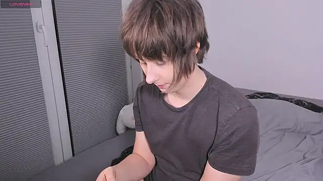 Snapshot of mothkink chatting on 16, 7, 2026 mothkink online show from 16, 7, 2026