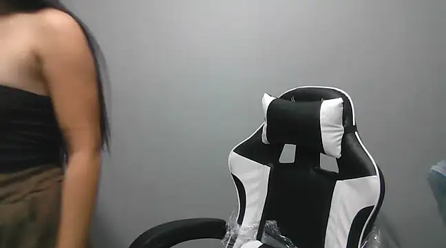 Snapshot of Miss_unknown chatting on 22, 2, 2025 Miss unknown online show from 22, 2, 2025