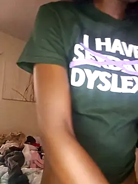 Snapshot of oliviaprettypussy chatting on 21, 11, 2025 oliviaprettypussy online show from 21, 11, 2025