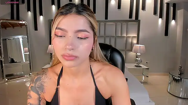 Snapshot of LexieWayne chatting on 10, 6, 2026 LexieWayne online show from 10, 6, 2026