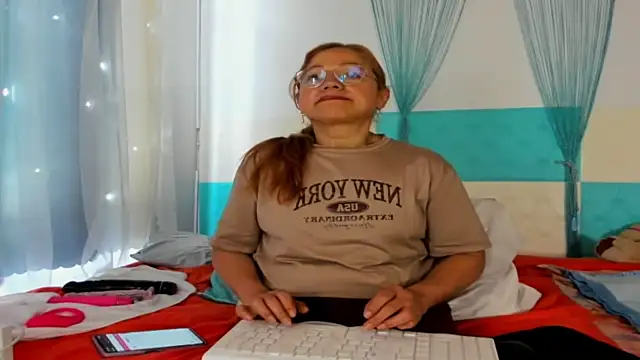 Snapshot of anthonela_mature_ chatting on 25, 4, 2026 anthonela mature online show from 25, 4, 2026