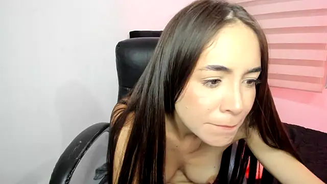 Snapshot of CristinaLaurentt chatting on 22, 2, 2025 CristinaLaurentt online show from 22, 2, 2025