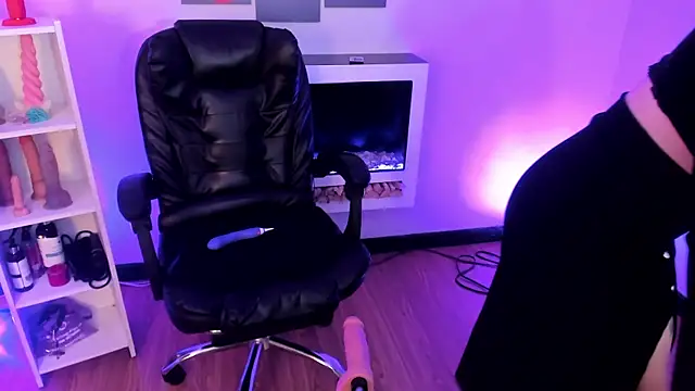  asami chieko  online show from 17, 1, 2025