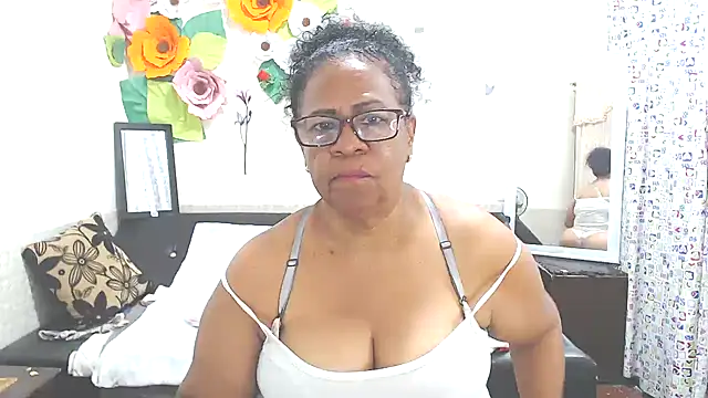 Snapshot of Yayis-hot-sexyw chatting on 4, 3, 2025 Yayis-hot-sexyw online show from 4, 3, 2025