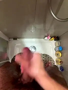 Snapshot of poporial chatting on 9, 10, 2025 poporial online show from 9, 10, 2025