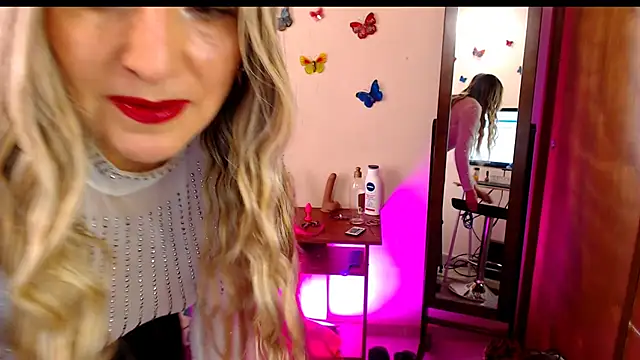 Jolie-Mature online show from 2, 2, 2026