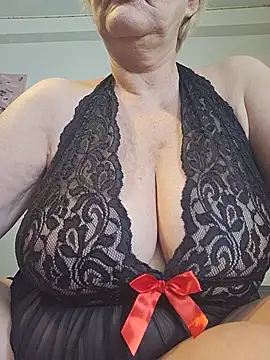 milfchantal4 online show from 22, 5, 2026
