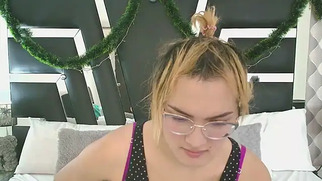 Snapshot of katya_kozlov chatting on 19, 1, 2025 katya kozlov online show from 19, 1, 2025