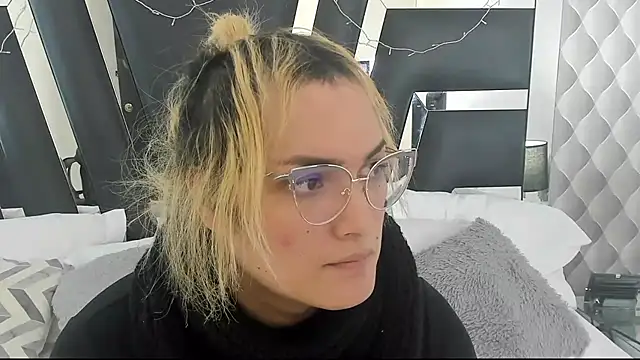 Snapshot of katya_kozlov chatting on 14, 2, 2025 katya kozlov online show from 14, 2, 2025