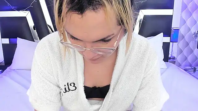 Snapshot of katya_kozlov chatting on 17, 3, 2025 katya kozlov online show from 17, 3, 2025