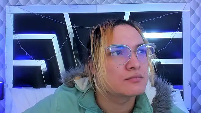 Snapshot of katya_kozlov chatting on 20, 9, 2025 katya kozlov online show from 20, 9, 2025