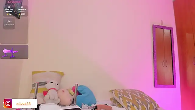 Snapshot of olivia__s chatting on 24, 1, 2025 olivia  s online show from 24, 1, 2025