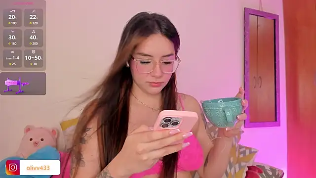 Snapshot of olivia__s chatting on 23, 3, 2025 olivia  s online show from 23, 3, 2025