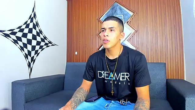 Snapshot of yeckodream chatting on 4, 3, 2025 yeckodream online show from 4, 3, 2025