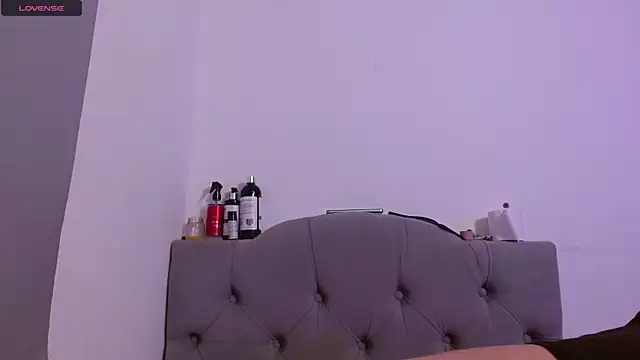 Snapshot of Red-moon1 chatting on 18, 2, 2025 Red-moon1 online show from 18, 2, 2025