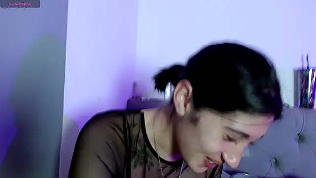 Snapshot of Red-moon1 chatting on 5, 11, 2025 Red-moon1 online show from 5, 11, 2025