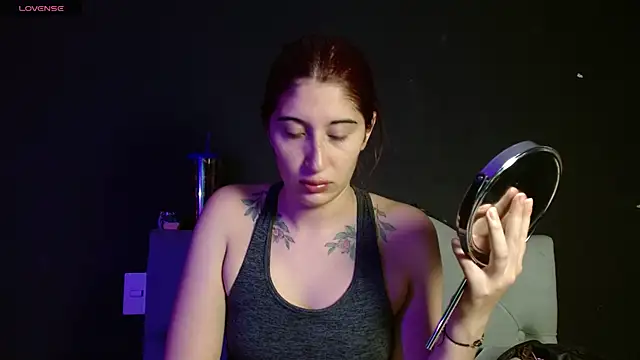 Snapshot of Red-moon1 chatting on 7, 1, 2026 Red-moon1 online show from 7, 1, 2026