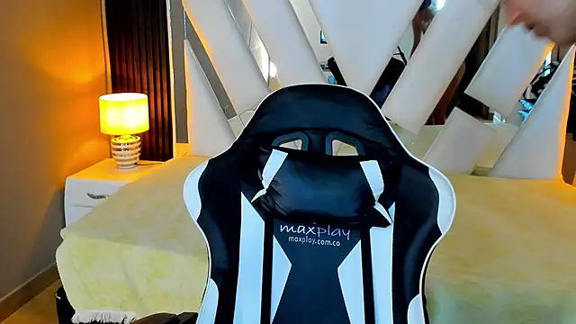 Linda4Petite online show from 30, 11, 2025