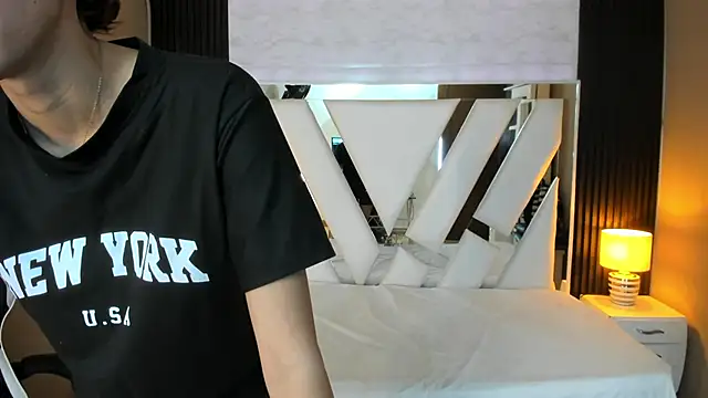 Linda4Petite online show from 17, 12, 2025