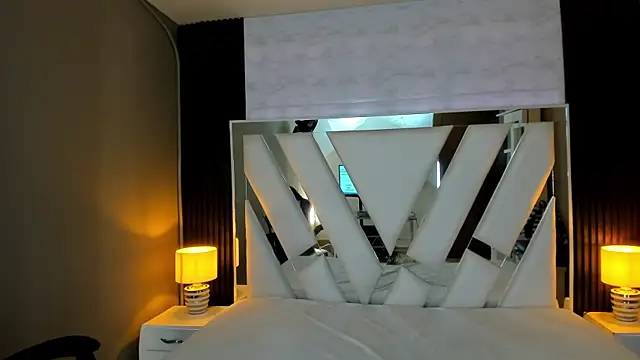 Linda4Petite online show from 22, 12, 2025