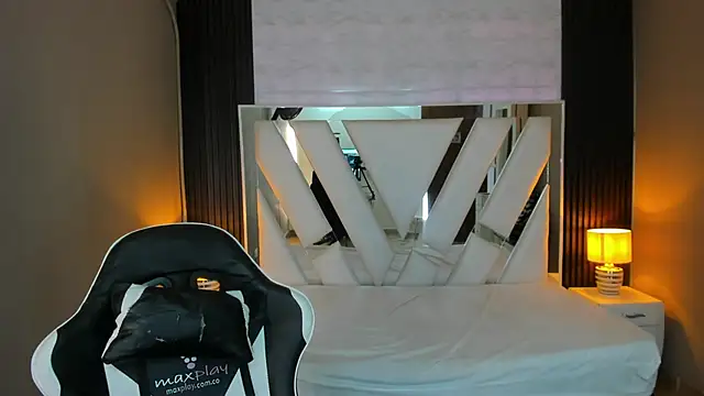 Linda4Petite online show from 25, 3, 2026