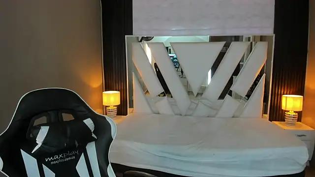 Linda4Petite online show from 7, 4, 2026