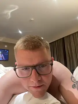 Snapshot of harryletsgo chatting on 20, 10, 2025 harryletsgo online show from 20, 10, 2025