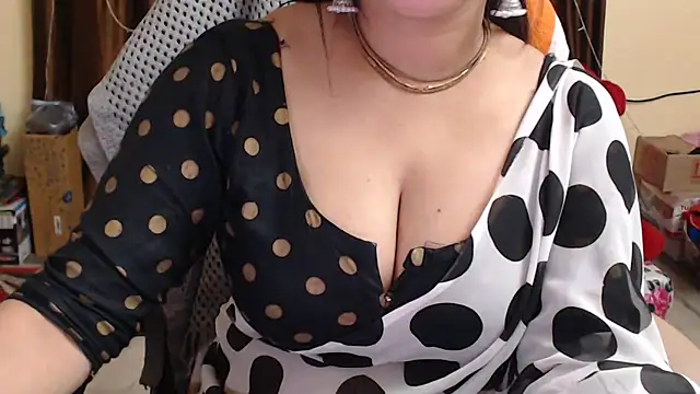 Snapshot of Naughty_Kashish chatting on 6, 3, 2025 Naughty Kashish online show from 6, 3, 2025