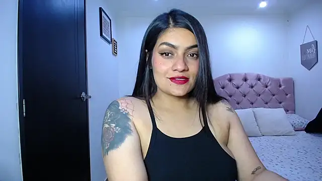 Snapshot of Roxane777 chatting on 9, 7, 2026 Roxane777 online show from 9, 7, 2026