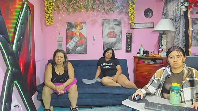lesbiancuple online show from 9, 4, 2026