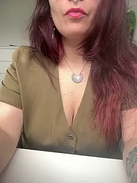 Snapshot of LunaMoongirl chatting on 5, 12, 2024 LunaMoongirl online show from 5, 12, 2024