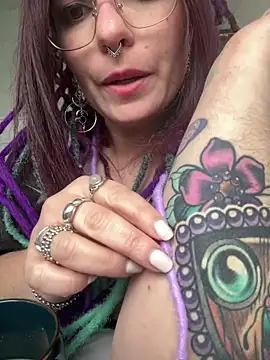 Snapshot of LunaMoongirl chatting on 10, 12, 2024 LunaMoongirl online show from 10, 12, 2024