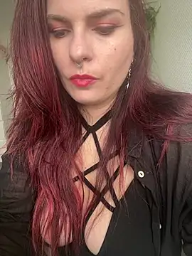 Snapshot of LunaMoongirl chatting on 28, 2, 2025 LunaMoongirl online show from 28, 2, 2025