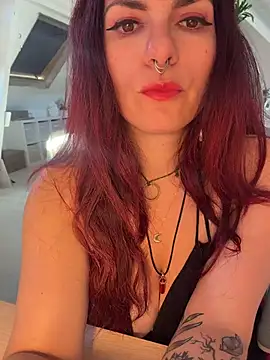 Snapshot of LunaMoongirl chatting on 6, 7, 2026 LunaMoongirl online show from 6, 7, 2026