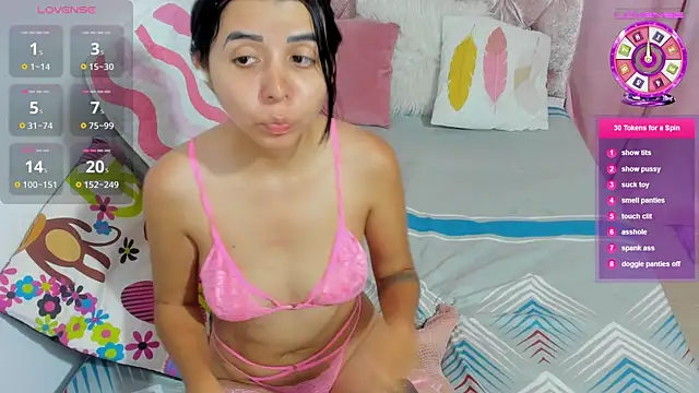 Snapshot of amy_petite chatting on 16, 10, 2025 amy petite online show from 16, 10, 2025