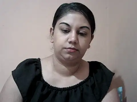 Snapshot of bellachow10 chatting on 12, 6, 2026 bellachow10 online show from 12, 6, 2026