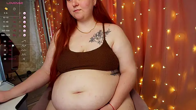Snapshot of Mia_Bows chatting on 5, 6, 2026 Mia Bows online show from 5, 6, 2026