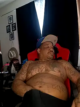 Snapshot of yellowwetfox chatting on 2, 2, 2025 yellowwetfox online show from 2, 2, 2025