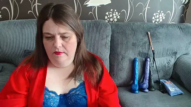 HouseWifeWhore Milf online show from 21, 3, 2026