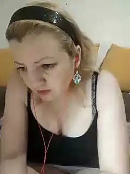 Snapshot of stefanyharper16 chatting on 2, 3, 2025 stefanyharper16 online show from 2, 3, 2025